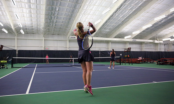 An indoors match at the courts of Steiner Ranch, University of Texas – Austin, TX